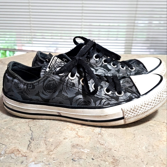 Converse Other - Converse Low Unisex Adults Black with Silver Roses Size 7